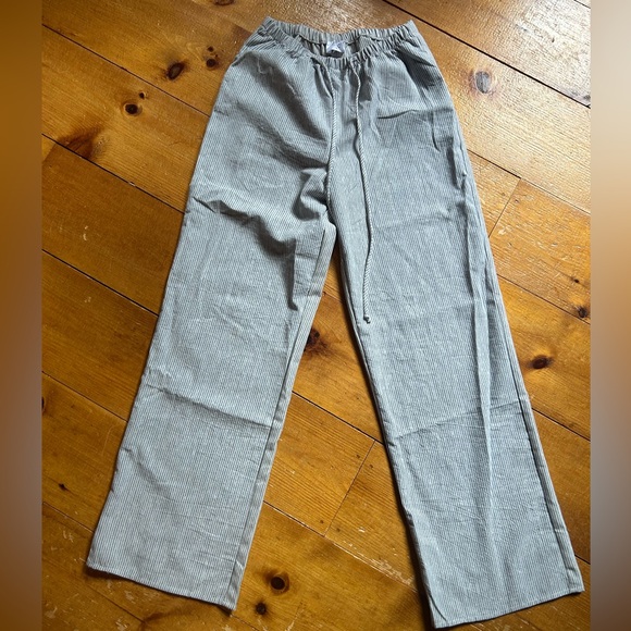 Pink Lily Gray Striped Pants - Picture 1 of 3